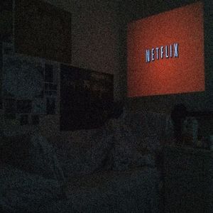 nu mă pot uita singură la un serial sau film, deoarece mă; întristez fără motiv și încep să-mi urăsc toată viața. mai pe scurt: detest filmele și serialele dramatice și triste, deși îmi place să le privesc cu alte persoane în jur.
