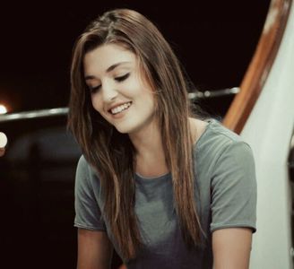 Hande Ercel-Hayan (1)