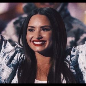 ♡ This picture was posted on 27Septembrie.