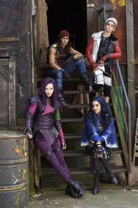 Descendants 1 (2)