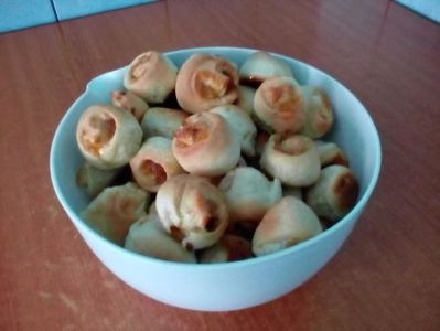 Cornulețe cu brânză dulce și dulceață de dovlecel