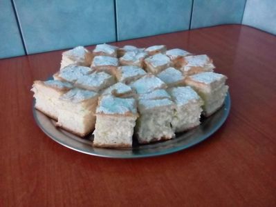Plăcintă cu brânză dulce, vanilie și cocos.