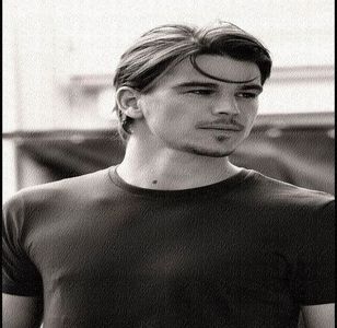 Josh Hartnett ▫ ▫ ▫ ▫ ▫ ▫ ▫ ▫ ▫ ▫ ▫ ▫ ▫ song: https://www.youtube.com/watch?v=diW6jXhLE0E ♥; ❝Dear lover, I am leaving you, before you leave me.❞
