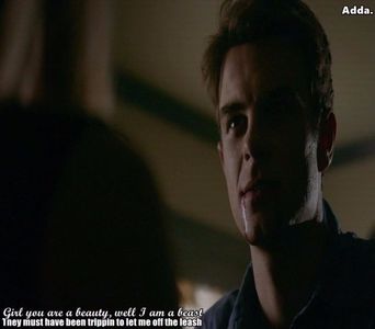 - Davina nu are fl-***ki de aceasta culoare..... Mai degrabă +; Klaus are=)))))). #Fane. *deschide geamul ca miroase prea tare a petrol si sare pe Derek* Meeeeeeow!!!! Bună amice!!
