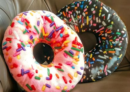 gadget-and-gifts-donut-cushion-smuff-1.950x670-adaptive