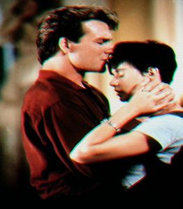 "gнσѕт" ₁₉₉₀ ✓; Drama, Fantasy, Romance
