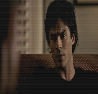 ━ ♘.; Reflectam la nemurirea sufletului până să vii tu, noroc cu tine... # Rânjeşte; aşa ironic şi lasă paharul pe masă după ce-l goleşte, voia să-l mai întrebe odată ce a păţit că poate era ceva serios dar renunţă când o aude pe Katherine, îşi mută privirea spre ea şi când ajunge mai
