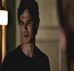 ━ ♘.; # Aproape de ei îi ia paharul din mână şi dă el pe gât ce-a mai rămas, apoi întredeschide; buzele să-i spună ceva, dar înghite în sec când o vede pe Elena, rămânând blocat câteva secunde cu privirea asupra ei, tuşeşte brusc să-şi dreagă vocea şi-şi mută privirea. Din ce motiv aşa veselă?...
