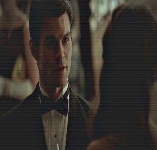 ━ ♘.; # Privire către ea când aude de cafea, îşi ridică ambele sprâncene uşor surprins. Cafea; la ora asta? Te-ai culcat târziu aseară, să-nţeleg, sau e un obicei?...
