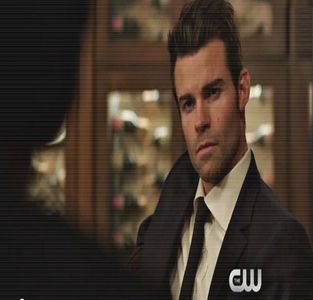 ━ ♘.; # Caroline se încruntă urât în semn de avertisment, să aibe grijă ce vorbea, că el nu gusta; glumele de genul=)))))).
