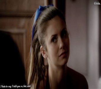 》*clipește des văzându-l cu ochii umezi* Sunt Elena. Dar tu ce-ai pățit?! =)))#Eric. *se uită +; la el* Nu, nu mă dau drept Elena, chiar sunt ea....*Când aude a doua parte a ceea ce-i spune, ridică ambele sprâncene* Te-ai culcat cu Katherine?!!
