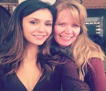 ╰✿μλbuoϝᴉc❥.; Da, mi-e mai mult ca o soră.. =))) # Mă abțin să nu-i spun adevărul despre Kris; și zâmbesc larg.
