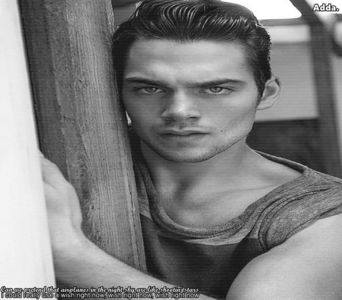 - Bagă niște vin...=)))#Danela. Eu..ahm...pe ici pe colo... am umblat ca un vaga-bond=))) Tu? #N