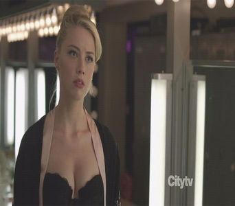 ─ Decât să mă bați la cap, mai bine așa. # Îmi îndrept din nou atenția spre tv.