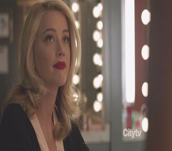 ─ # Privesc către ușă, apoi din nou la el și ridic ușor o sprânceană. Eu m-aș duce după el, dacă aș; știi unde a plecat... -Harry. # Dau des din gene când îi aud felul de a vorbi. Deja m-am pierdut de la primul cuvânt.. -Brad.
