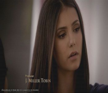 ╰✿μλbuoϝᴉc❥.; # Îmi dau ochii peste cap și-l privesc urât. Ești fumat și ești bărbat, n-ai să; înțelegi.
