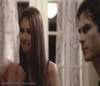 ╰✿μλbuoϝᴉc❥.; # Dau din umeri și-mi las o mână pe brațul canapelei. Pe lângă grija de sarcină,; continui să merg în continuare la cursuri. Dar tu? Nu te-am mai văzut de mult pe aici.
