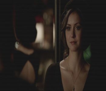 ╰✿μλbuoϝᴉc❥.; Niciodată să nu spui niciodată. # Râd scurt și-mi întorc privirea spre tv.