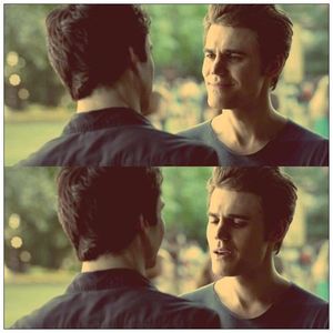 •► Cand nu o sa mai fiu un dr;;ogat betiv si pe deasupra fustangiu. Poate o sa ma vrea una si pe; mine. [ma pufneste rasul si las sticla pe masa] Trebuie sa nu ma las de astea trei ca sa imi continui viata asta frumoasa.
