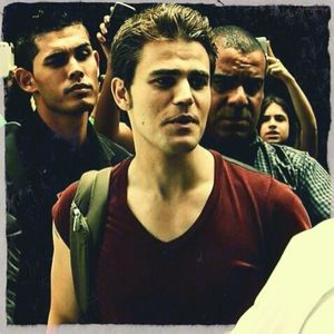 •► Neahh, eu cred, acum cred. Ca vor fi ca doi adolescenti ce isi aduc aminte de tinerete. Nimic mai; mult. Prea mult pentru ei sa treaca iar printr-o casnicie. Cel putin cred ca mama nu e nebuna sa se marite iar.
