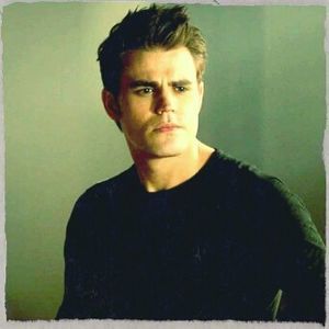 •► Foarte multumit. [ma ridic de pe canapea si imi i-au si sticla de pe masa]