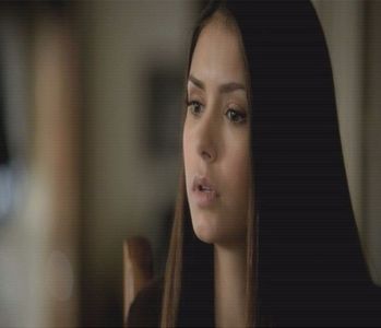 ╰✿μλbuoϝᴉc❥.; Nu-ți face griji, n-am să-ți aduc doar portocale, mă voi documenta și-ți voi; aduce mai multe alimente ce nu-ți plac. # Mă uit după el cum pleacă și-mi scot telefonul din buzunar, uitându-mă prin el.
