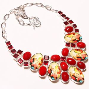 Pandantiv handmade cu tematica religioasa; Materiale : Dico Glass,Red Coral,Garnet Gemstone 
Pret : 175 de lei
