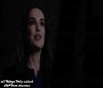 ϟ☾.єครt ☼F Eᴅᴇɴ ☪☂.  [cl] [#coboară din camera ei și se uită scurt în jur cât merge spre; bucătărie , iar după ce își face o cafea iese din bucătărie și se așează pe una din canapelele din living .
