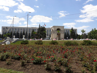 20180512_chisinau guvernul si arcul de triumf