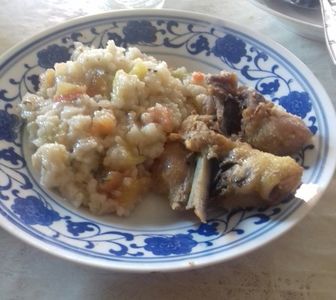 Orez cu legume și copănele la cuptor