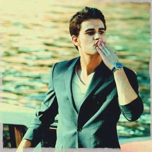 ╬ ﻉ√٥ﺎ;  “Nu stiu care din ele esti, dar buna.” Ma arunc pe ea si o strang in brate.