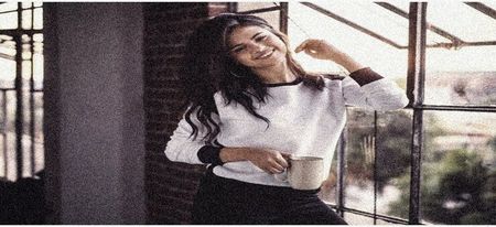 　　　　　　　　ϟ Selena Gomez.