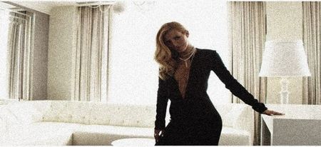 　　　　　　　　ϟ Bella Thorne.