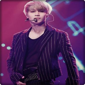 → Te trec, săraculeee =)) [se așază în bancă]