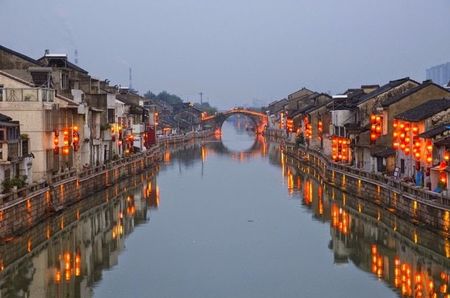 Grand Canal China sau Canalul Jing-Hang, cel mai lung si vechi canal din lume; Leaga raul Galben de raul Yangtze
