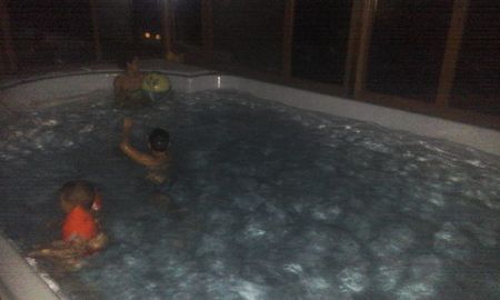 Piscina interioară a pensiuni