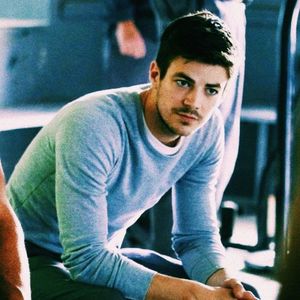 ⤑ᵖᶤᶰᵏĿЄ♏ØИÂÐЄ ┊Nuuuup,mai bine nu intrebi(click; # rade si cand o observa pe Liz nervoasa se ascunde in spatele lui Jenny dar era prea mare si inalt pentru a se ascunde calumea;
