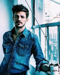 ⤑ᵖᶤᶰᵏĿЄ♏ØИÂÐЄ ┊#pufneste amuzat de cea ce ii spune;Eu?Eu(click; sa ma maturizez?Cand te-ai uitat ultima oara in oglinda,printesa?!
