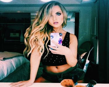 ⤑ᵖᶤᶰᵏĿЄ♏ØИÂÐЄ ┊I just hope he is not gonna hurt her# isi pune(click; capu pe ea;Cu totii stim cum e Grant.
