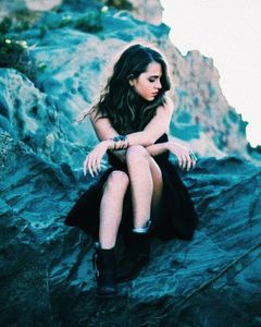 ⤑ᵖᶤᶰᵏĿЄ♏ØИÂÐЄ ┊#se face ca e foarte ofensata de ce de intampla;,(click; Adam Huber nu pot sa cred..Dupa toate prin care am trecut impreuna..ASA MA RASPLATESTI TU PE MINE?CE ARE EA SI EU NU AM?E PARUL ALBASTRU,NU?Stiam eu# ridica tonul,cica serioasa;
