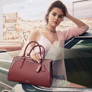 La restaurant =))) doresti sa ma insotesti?