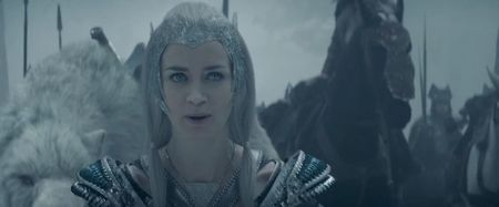 ▬ Cineva e surprins de revederea Ravennei, iar ala nu e Alexander sigur. Am zis asta si o repet, un; spectacol bun e pus in scena de un creator bun. Fara aplauze va rog, Diavolul nu cere asta niciodata, ce vreau eu e sa vad Regina.
