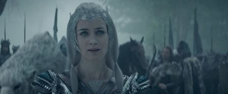 ▬ Singura ta solutie, draga Freya, e sa faci jocul pe care Ravenna se pare ca il conduce in; momentul de fata. ❝Ravenna?!❞ Doar atat? ❝Nu trebuie sa iti faci griji, o sa fie bine, Alexander.❞
