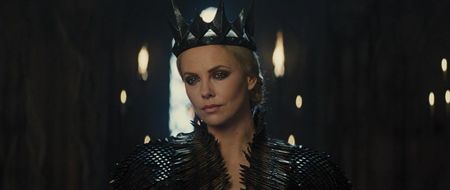 ▬ Stiu ce gandesti Ravenna si da, e un moment de slabiciune din partea ei din punctul tau de vedere.; Dar mai stiu ca pe langa asta ai un nou gand, o noua tactica si un nou pion de mutat. Nu destul de greu
