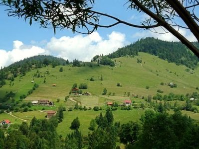sat Peștera