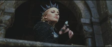 ▬ stiu ca nu au cum sa fuga sau sa se ascunda de a tot stiutoarea lor Regina ce ii conduce mereu; spre victoria sigura atunci cand isi face aparitia. Asta trebuia sa invete si Noah in tot acest timp petrecut in preajma ta, dar stii ceva, Ravenna,
