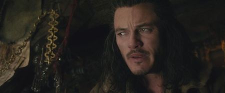 ▬ Daca asta e planul tau, departe de a fi exact cum ai zis draga Noah. Nimeni nu intra in armata; Freyei fara acordul ei si fara ca Alexander sa il testeze. Asa ca nu ai vreo sansa clara in a ajunge la el, nu in  felul asta.
