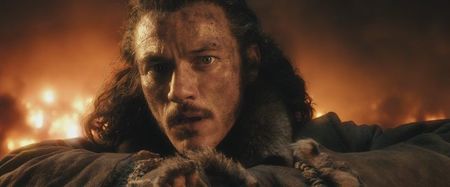 ▬ Asta e sansa ta sa schimbi ceva baiete, Ravenna se pune acum cu ceva mai presus de ea. Sa nu; uitam, Diavolul e singurul care se joaca cu focul si nu se arde niciodata. Pionul meu nu mai e atat de bine mutat pe
