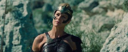 ▬ Mai ales ca Freya a incetat sa ii pese din momentul ala de oricine si sa se concentreze doar pe; Regatul ei si Ravenna, probabil pe buna ei prietena o stie moarta. Dar lucrurile pot fi surprinzatoare, mai ales cand vine vorba de ce imi place mie mai mult.
