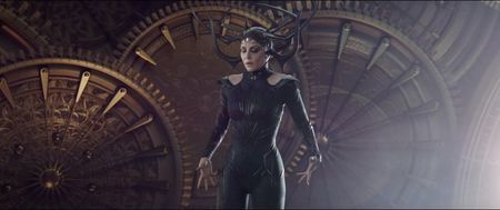 ▬ Ajunsa intr-un final in perimetrul unde stiu sigur ca voi da cu ochii de Gal, savurez un moment de; liniste inainte de a fi intrerupta de gandurile ei legate de oglinda, are amintiri nu prea placute cu ea. Nimeni nu are amintiri placute cu acel obiect ce si m-a ales stapanul
